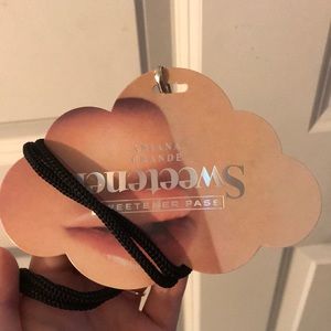 Ariana Grande Sweetener Pass